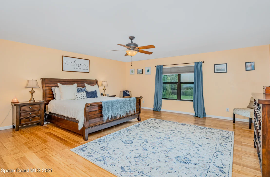 Photo of 215 Dryden Circle