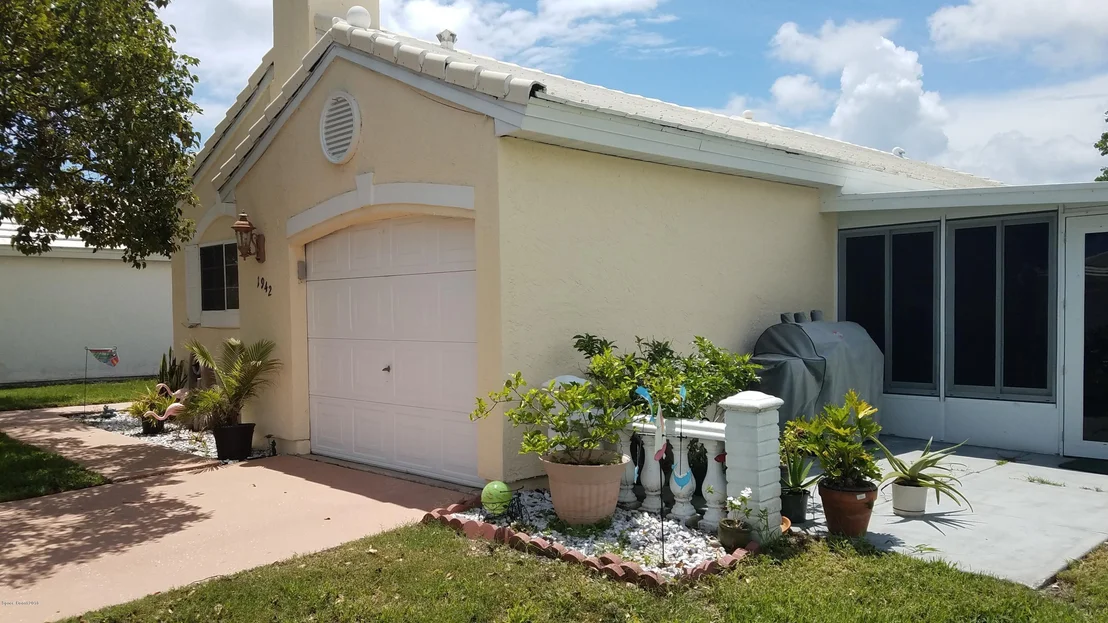 Photo of 1942 Elderberry Court NE