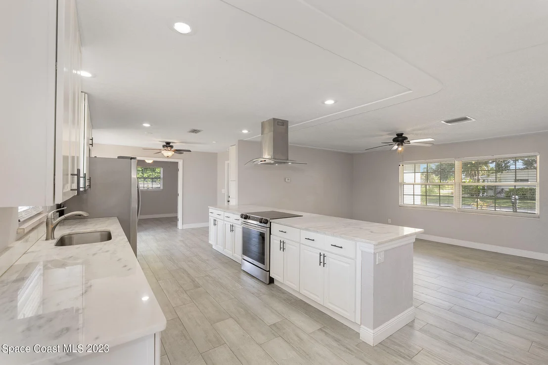 Photo of 947 Bluewater Drive