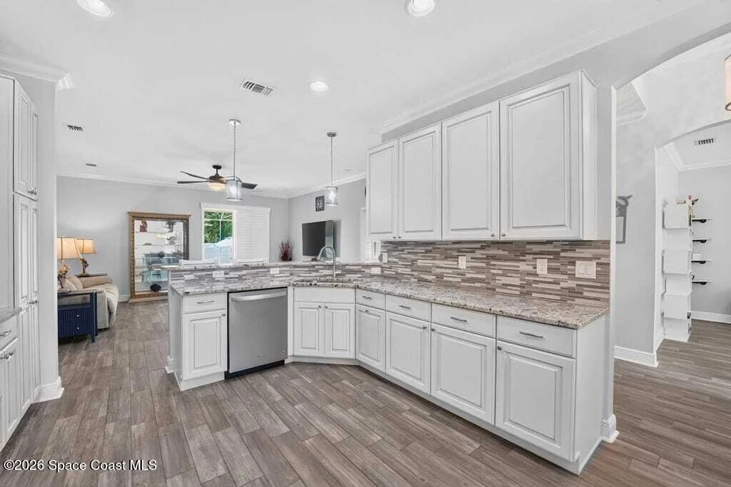 Photo of 228 Abernathy Circle SE