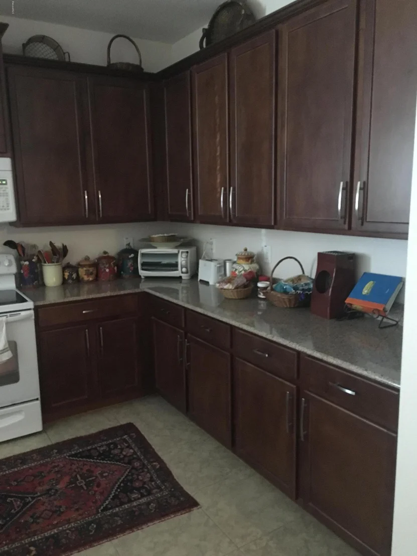 Photo of 337 SE Abernathy Circle