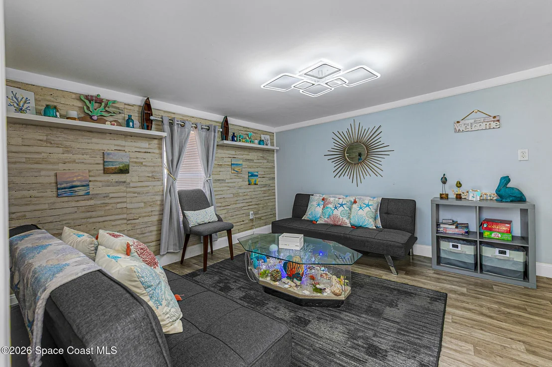 Photo of 329 Pineda Street