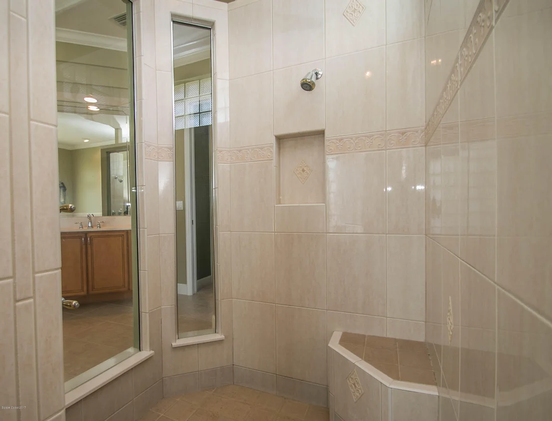 Photo of 282 Flanders Drive