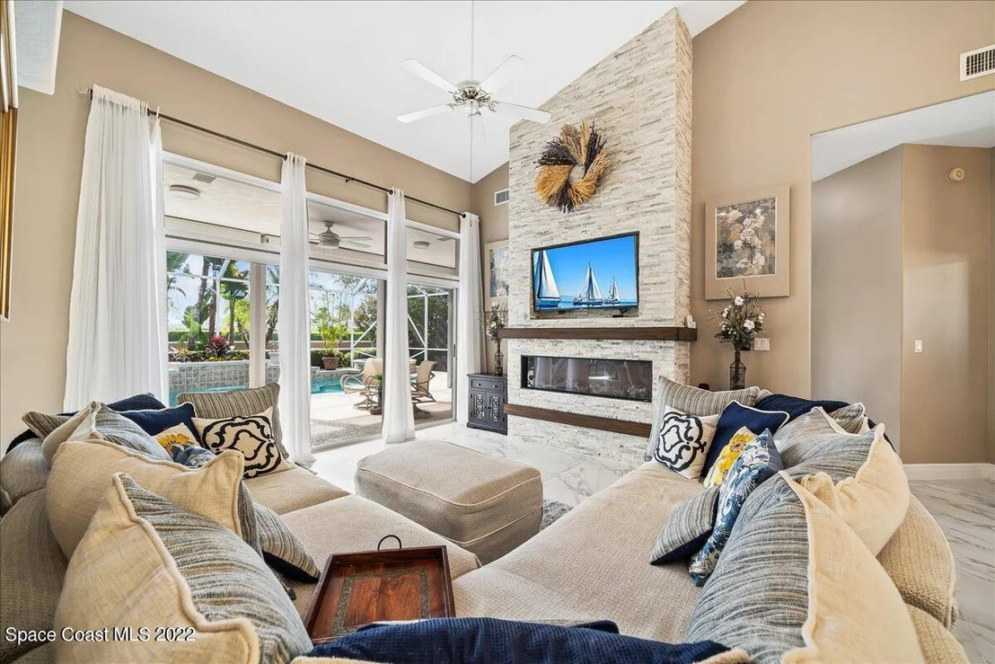Photo of 1001 Fieldstone Drive