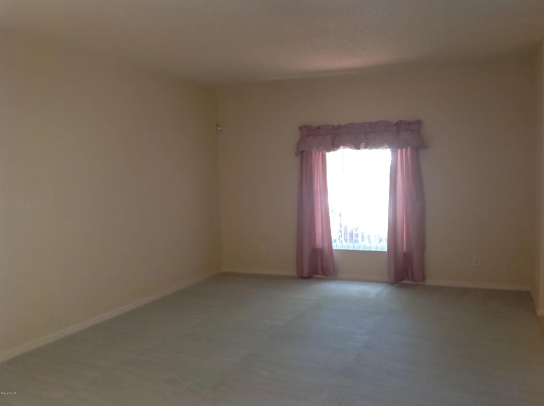 Photo of 982 Villa Drive