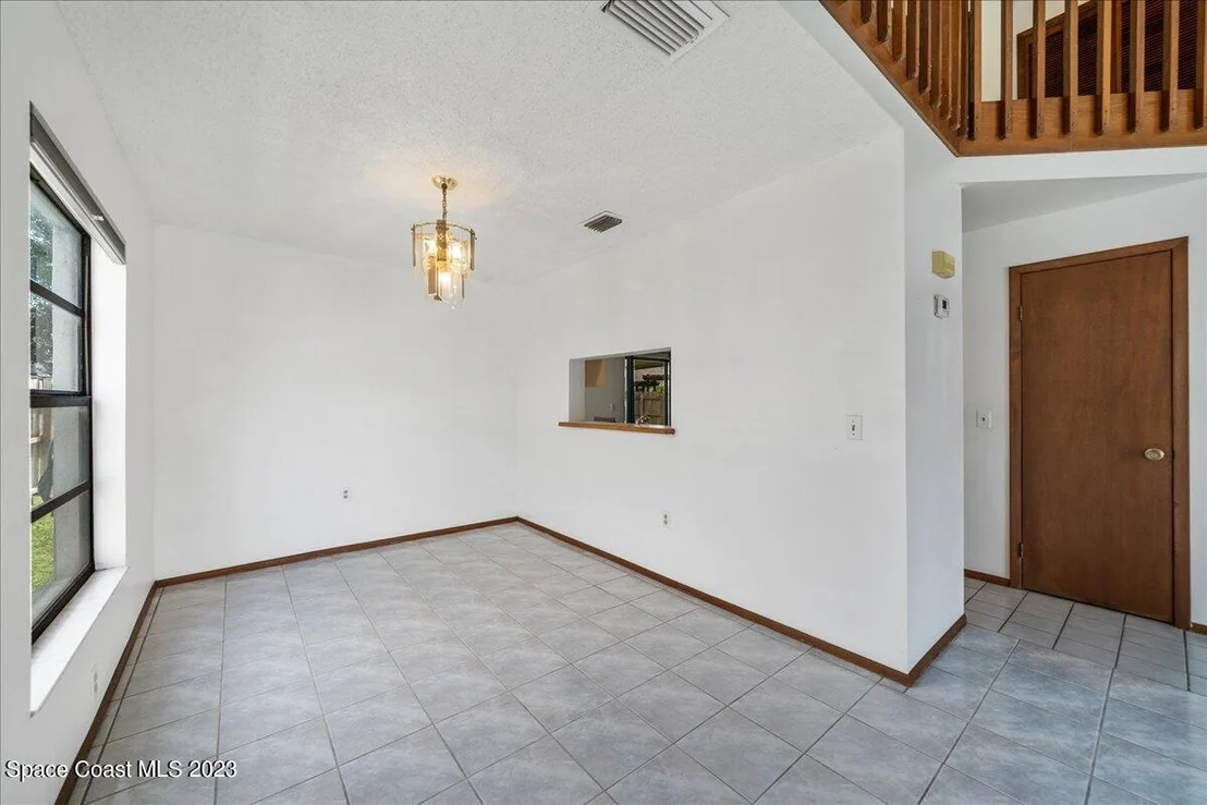 Photo of 1537 Clover Circle