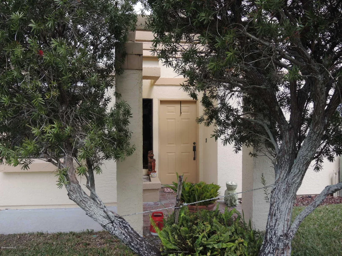 Photo of Unit 6 at 3045 Clearlake Drive