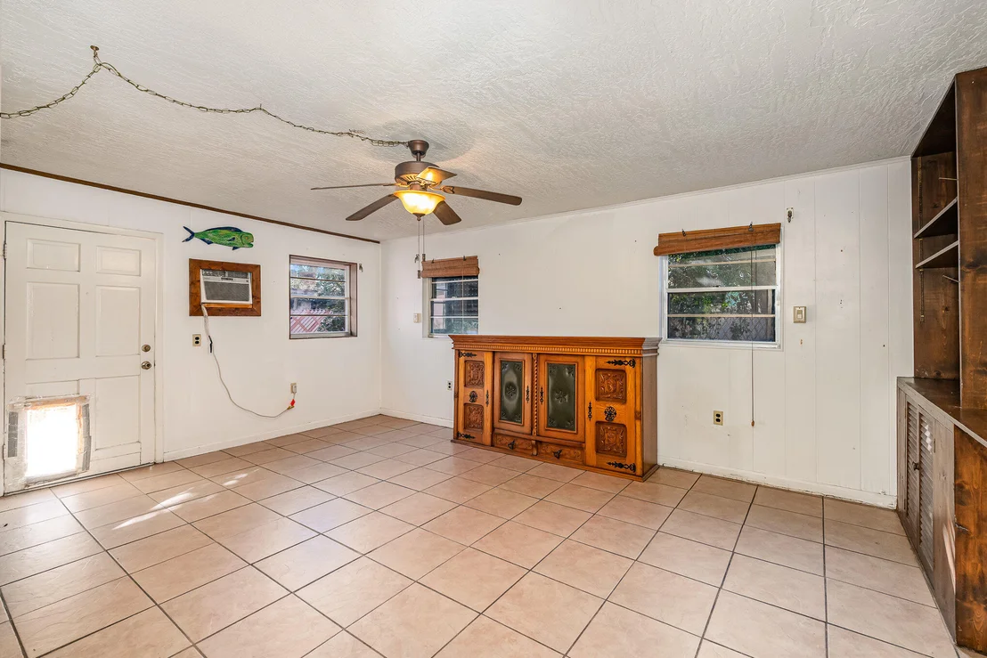 Photo of 395 Willow Drive
