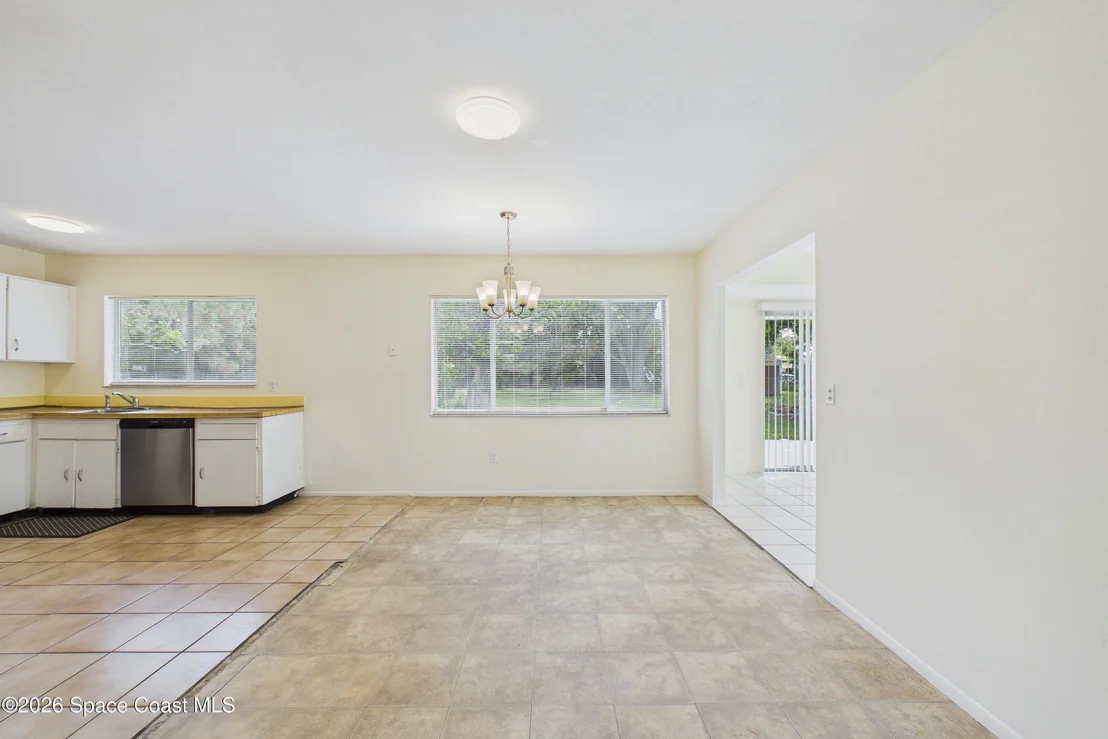 Photo of 1325 Ethel Circle NE