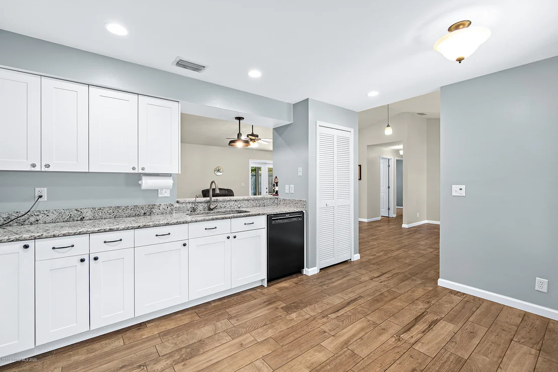 Photo of 818 Pine Shadows Avenue