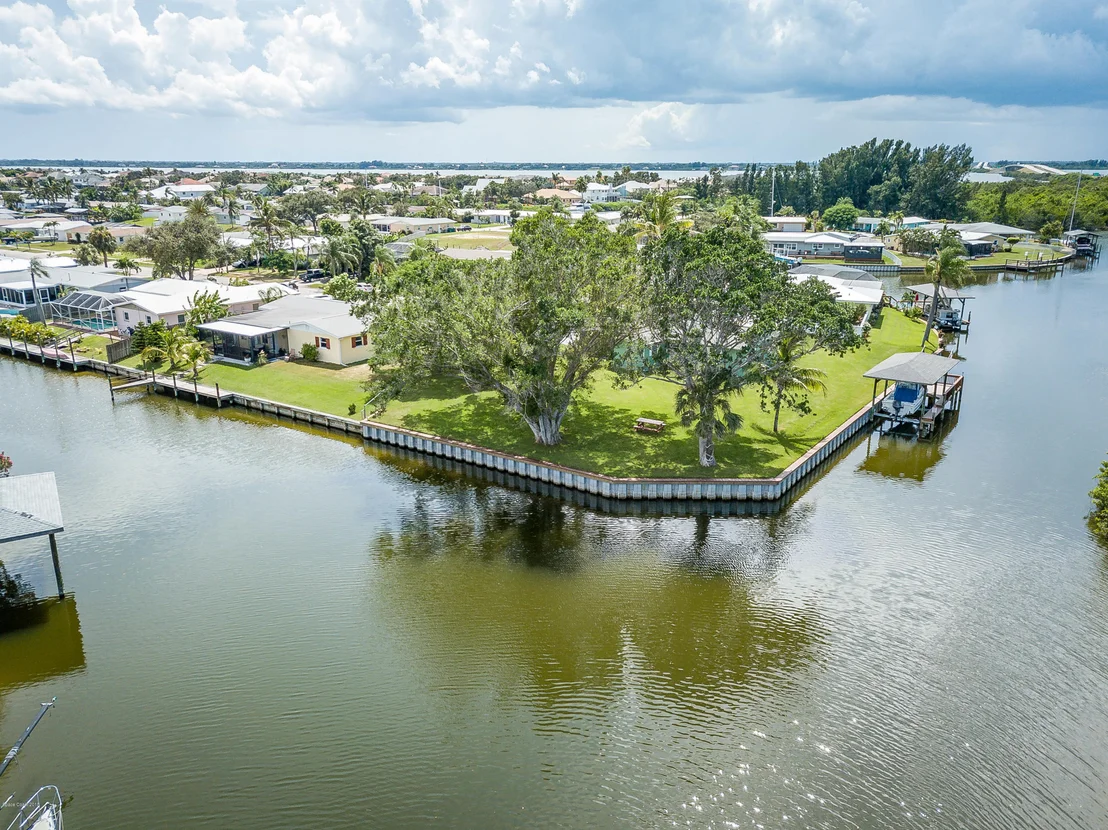 Photo of 445 Sparrow Drive