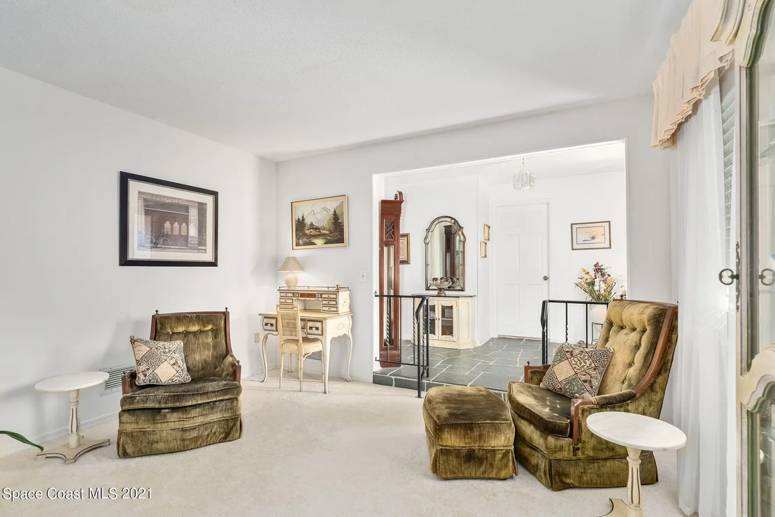 Photo of 330 Seabreeze Drive