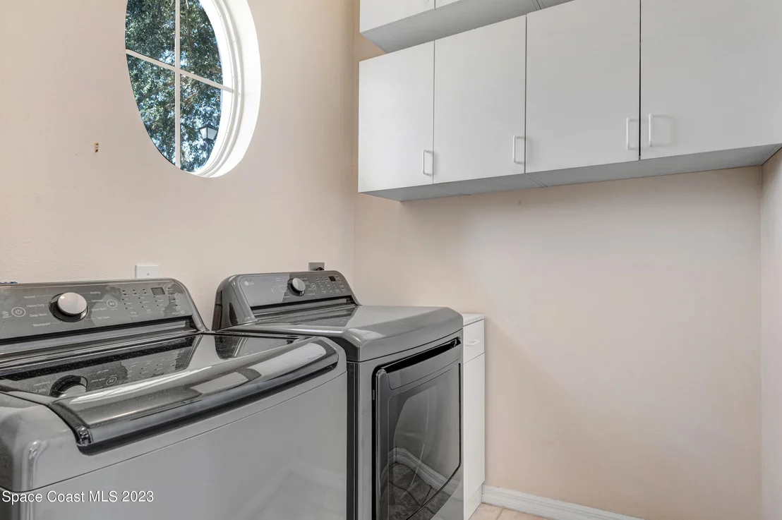 Photo of 1421 Whitman Drive