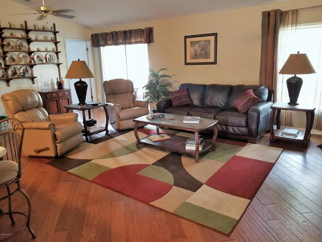 Photo of 2259 Cogan Drive SE