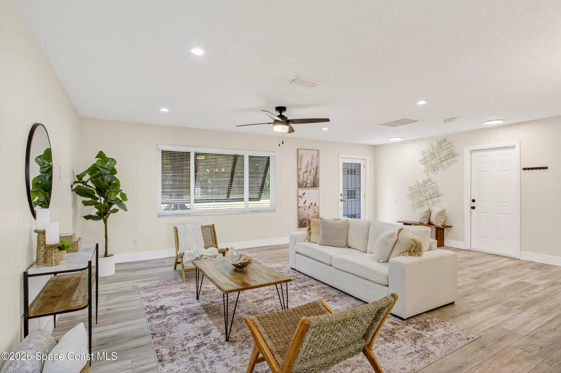 Photo of 3255 Hield Road