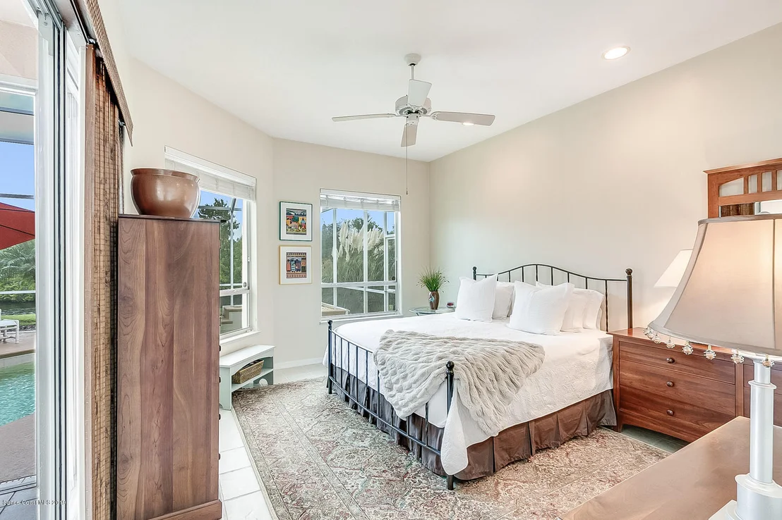 Photo of 925 Palm Brook Drive