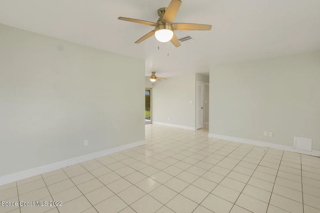 Photo of 3082 Edgewood Drive NE