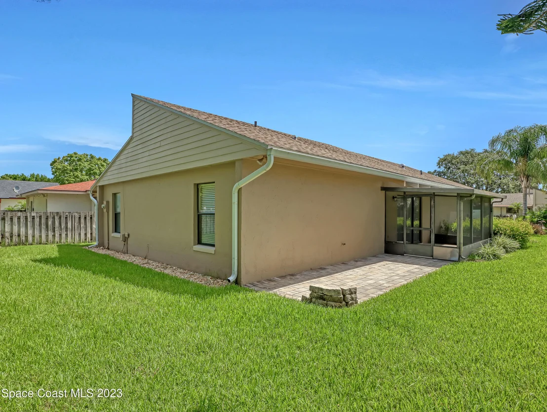 Photo of 220 Applewood Circle