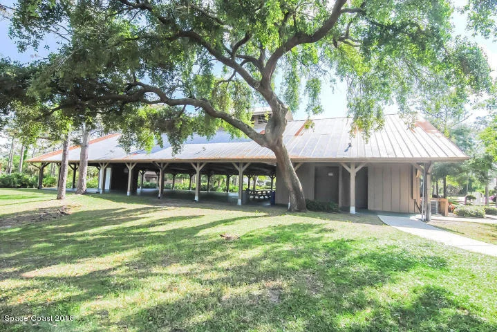 Photo of 4323 Long Lake Road