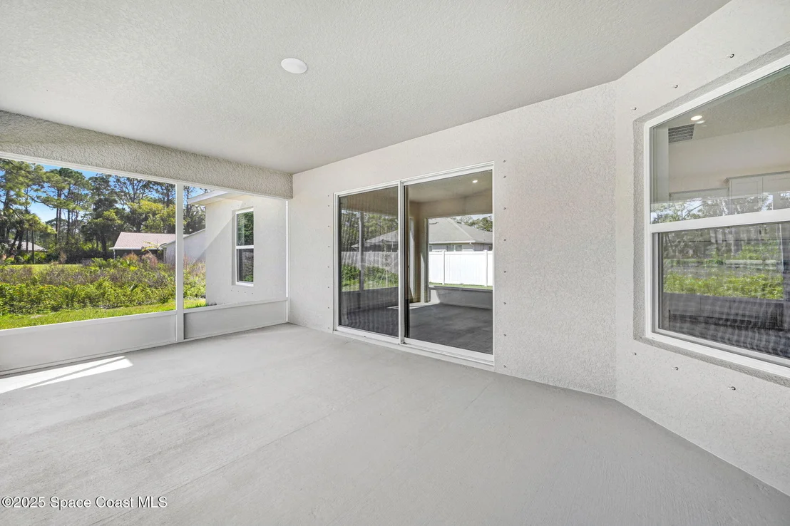 Photo of 1089 Savery Road