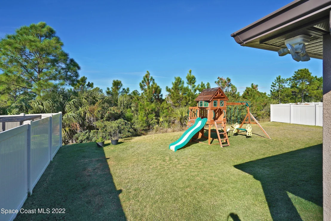 Photo of 4388 Alligator Flag Circle