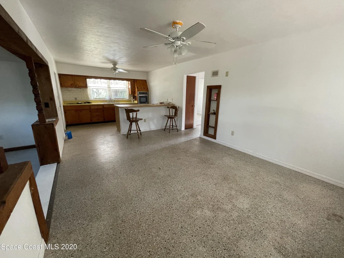 Photo of 2833 Pine Avenue