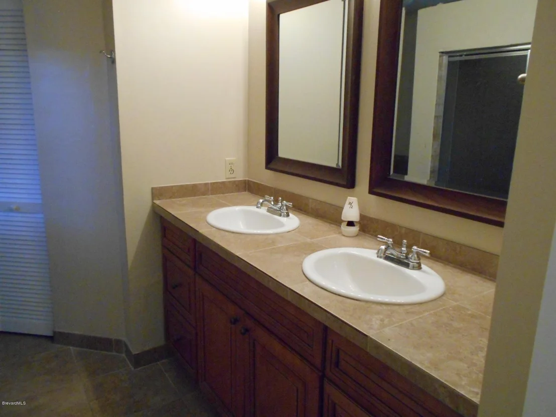 Photo of 541 Nightingale Drive