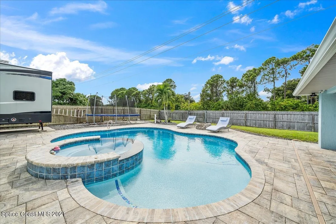 Photo of 1035 Jacaranda Circle