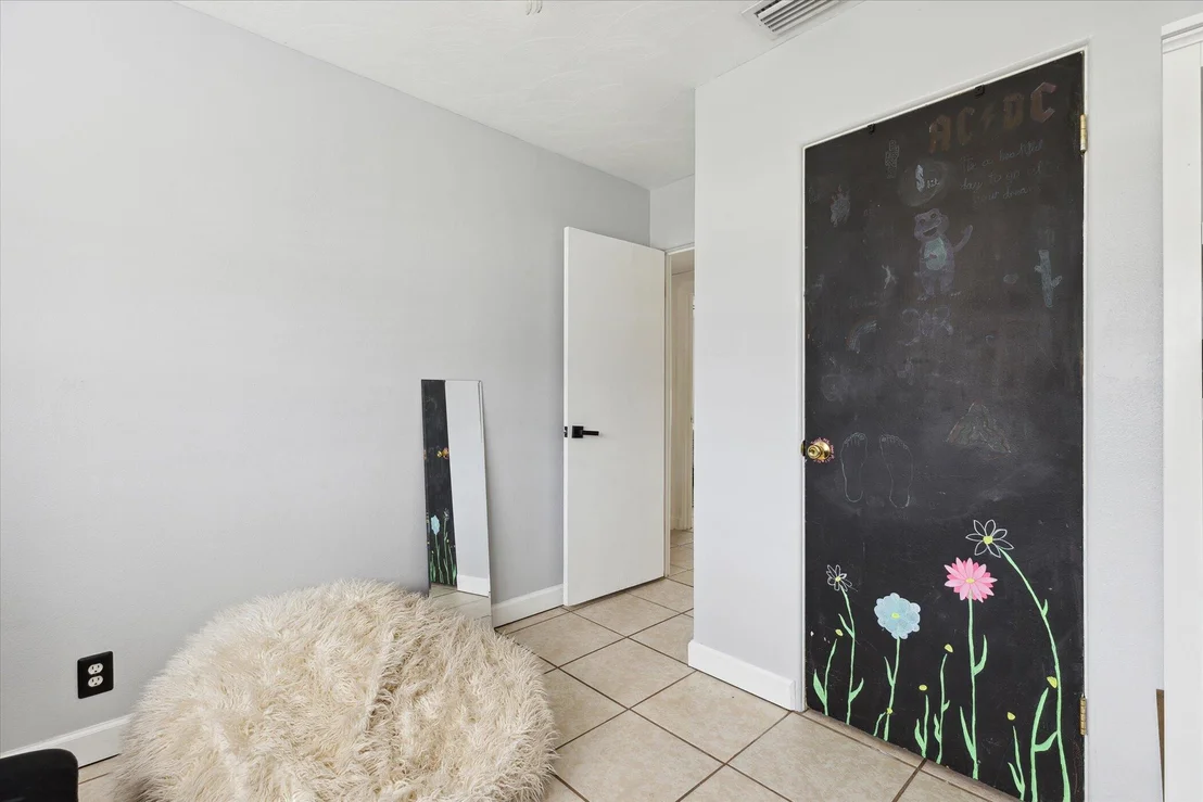 Photo of 1426 Hillcrest Drive