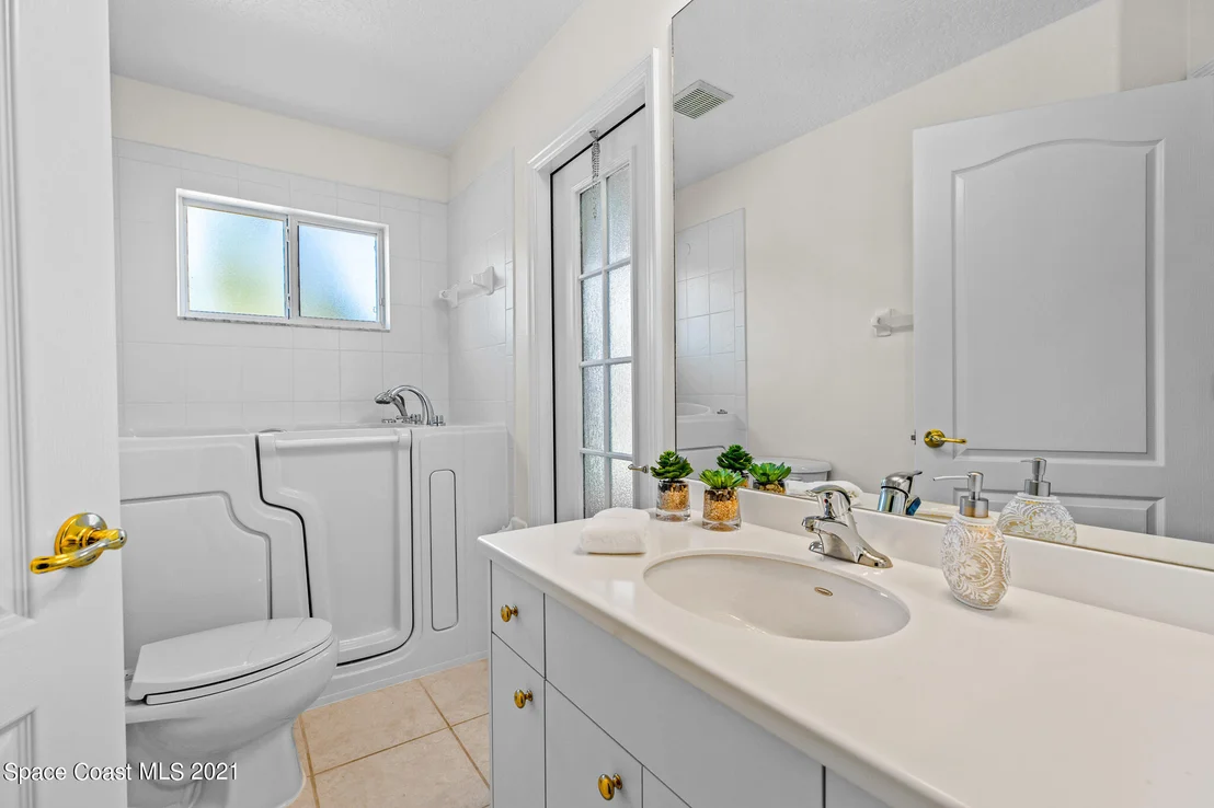 Photo of 1400 Indian Oaks Drive