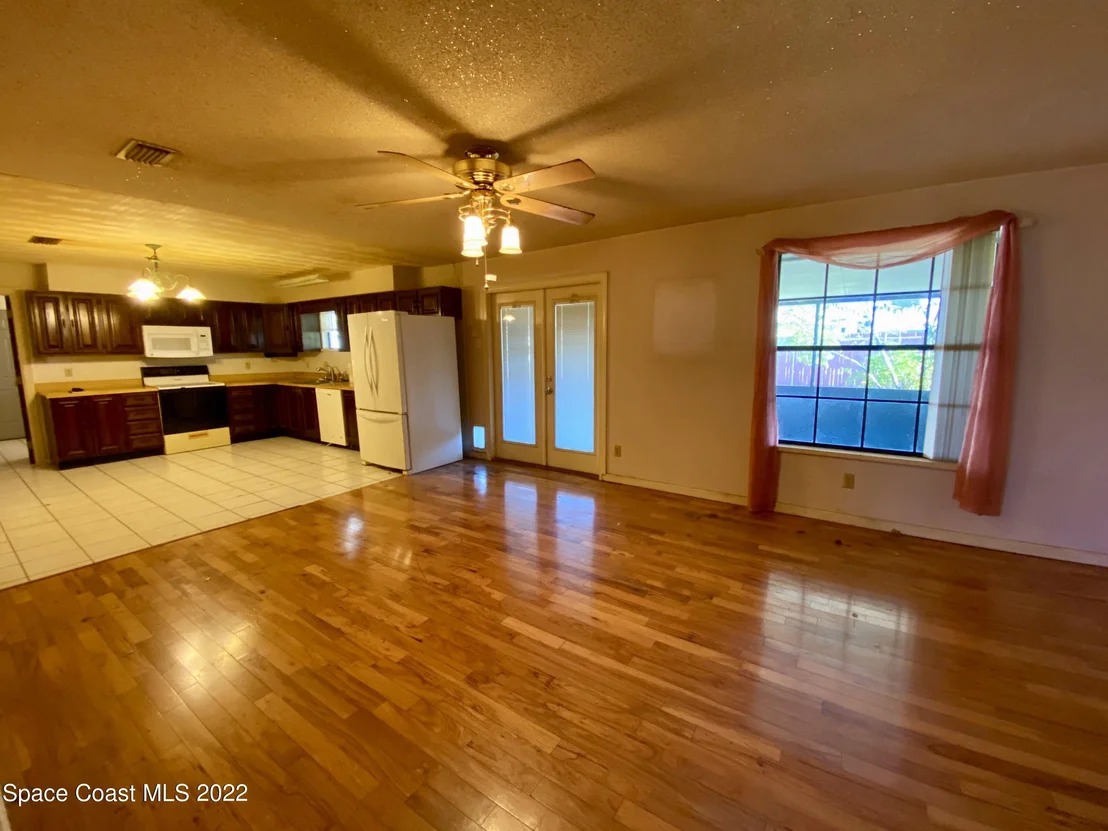 Photo of 3965 Oakland Street