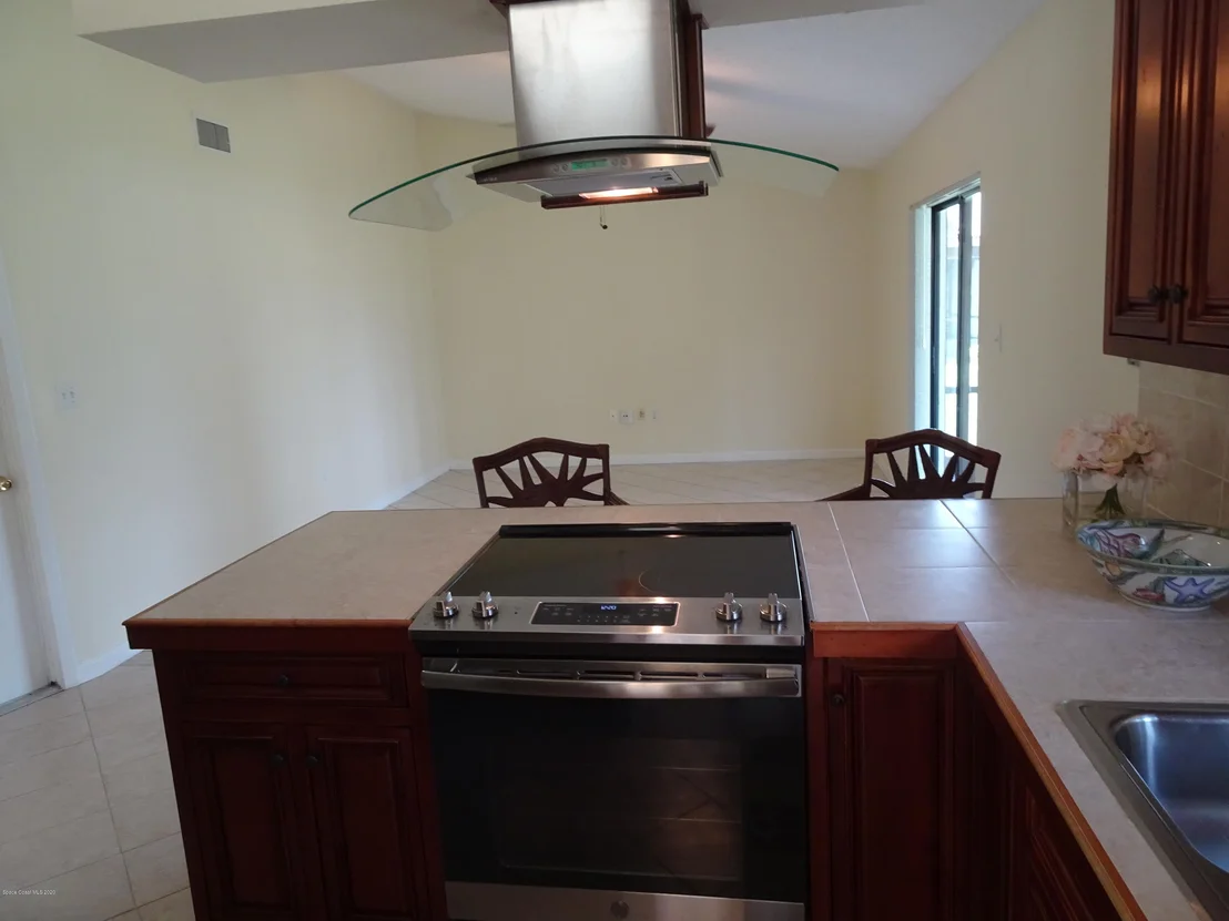 Photo of 424 Orlov Road NW