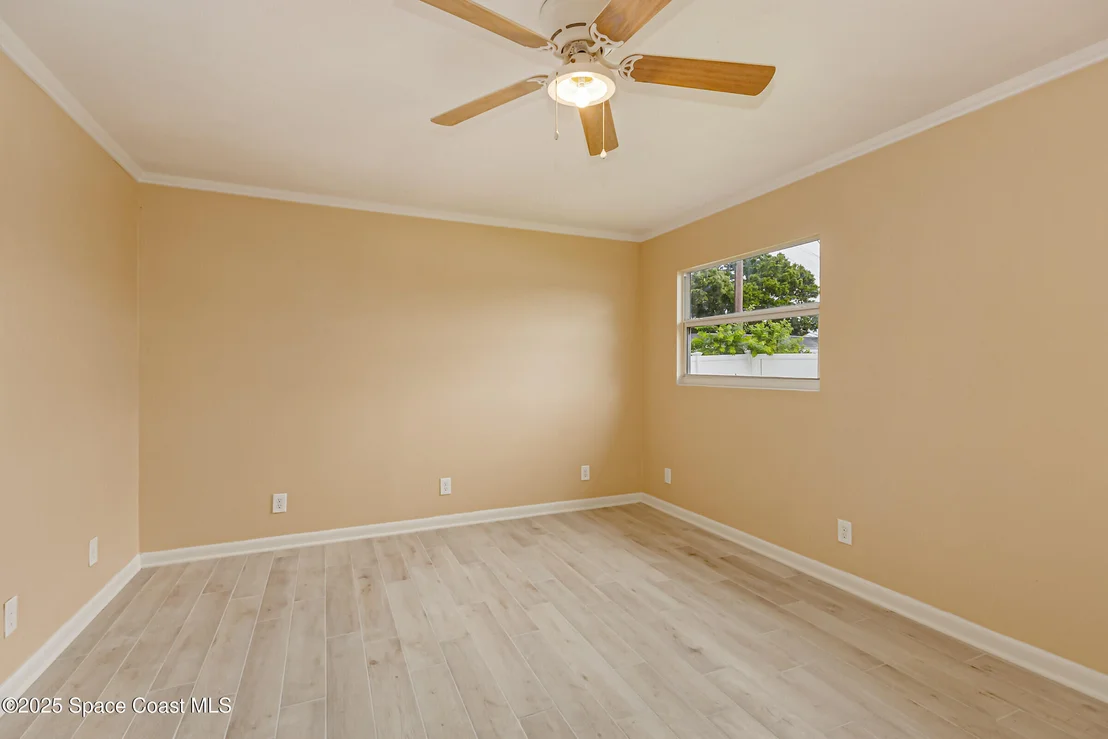 Photo of 2356 Lakeview Drive
