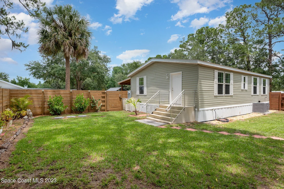 Photo of 625 Maple Place