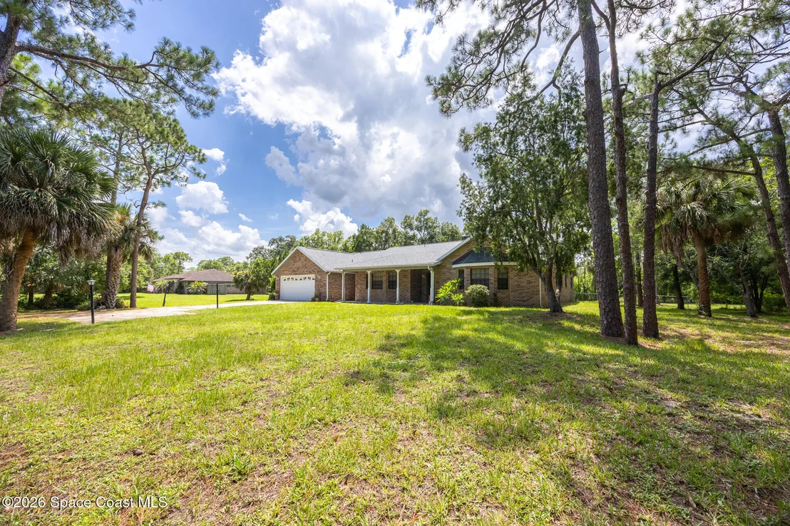Photo of 3880 Ponderosa Road