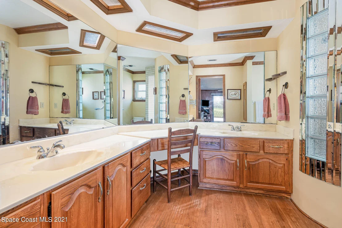 Photo of 1353 Silver Lake Drive