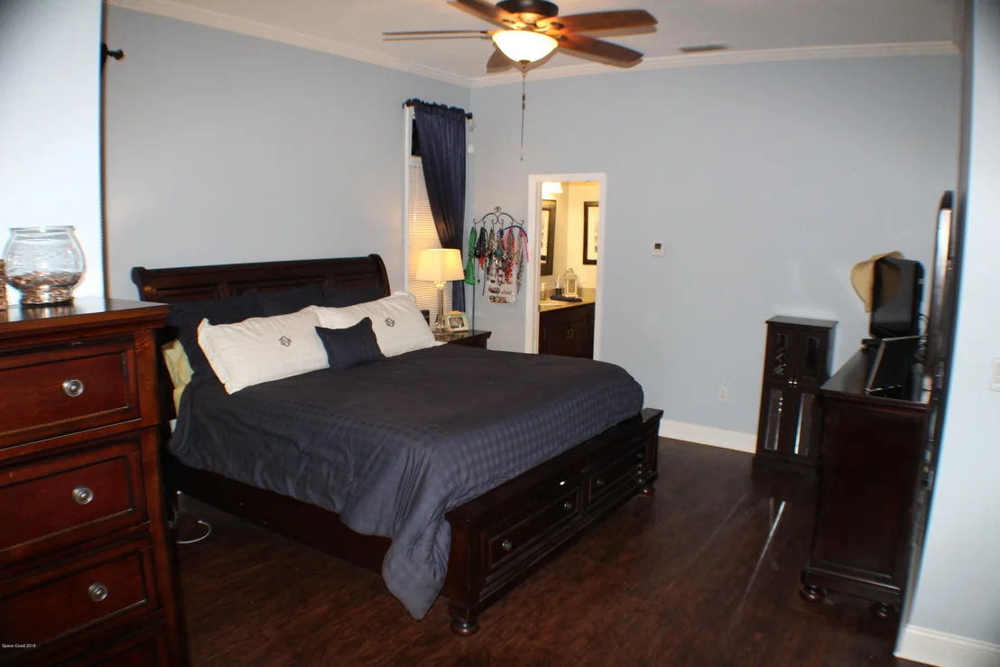 Photo of 8735 Sheridan Road