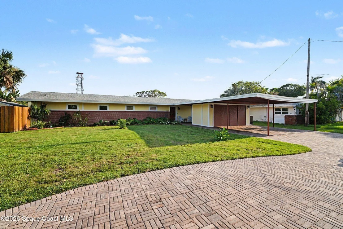 Photo of 459 Angelo Lane