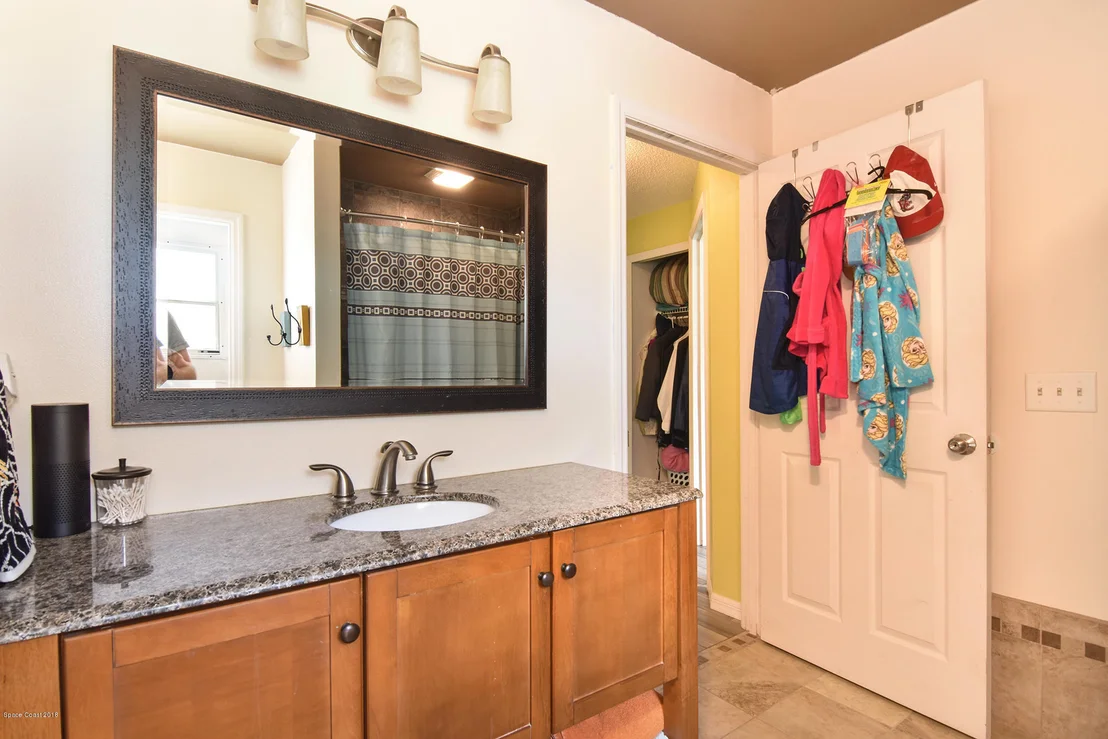 Photo of 943 Pelican Lane