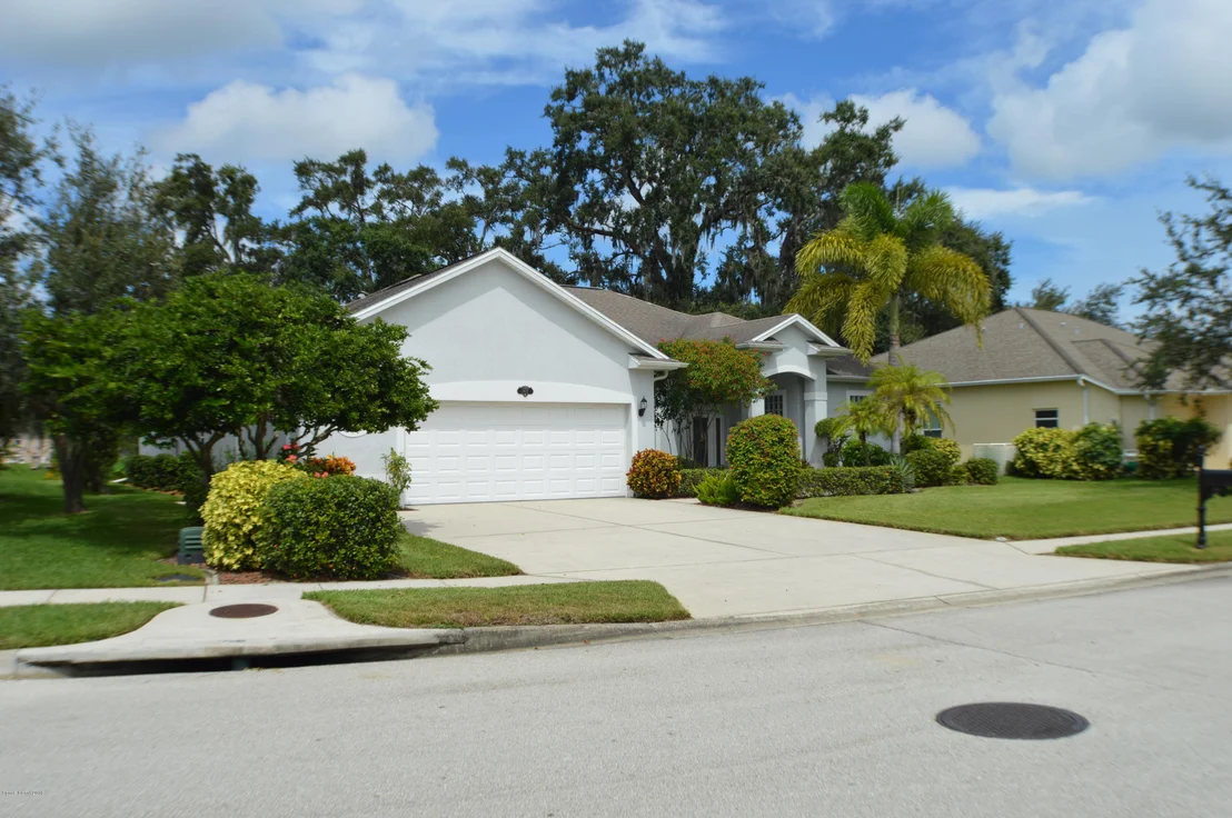 Photo of 2472 Woodfield Circle