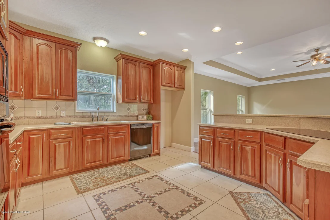 Photo of 1290 Adamson Road