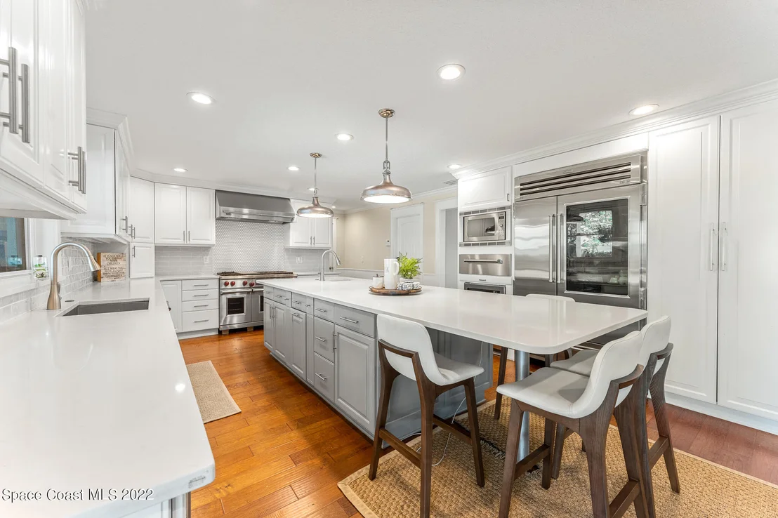 Photo of 437 River View Lane