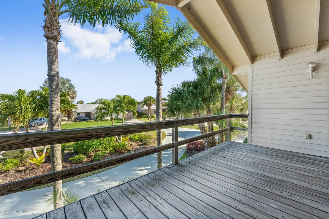 Photo of 447 Riverview Lane
