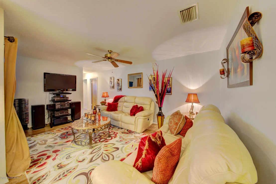 Photo of 1030 Sunswept Road NE