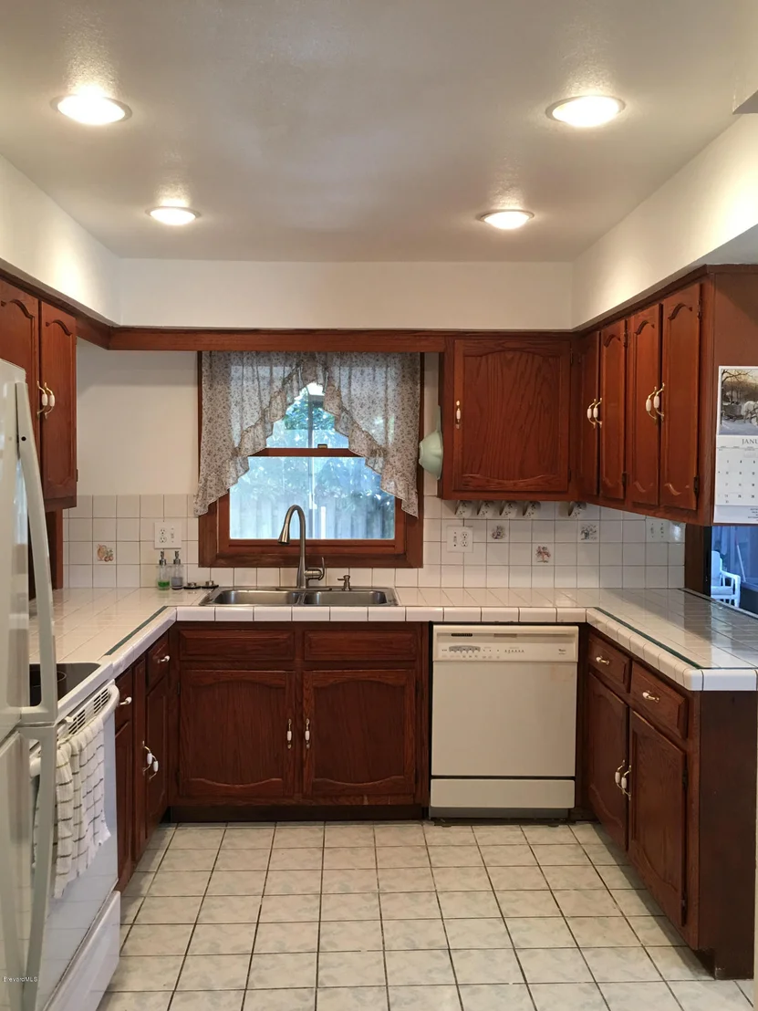 Photo of 1074 Citrus Avenue NE