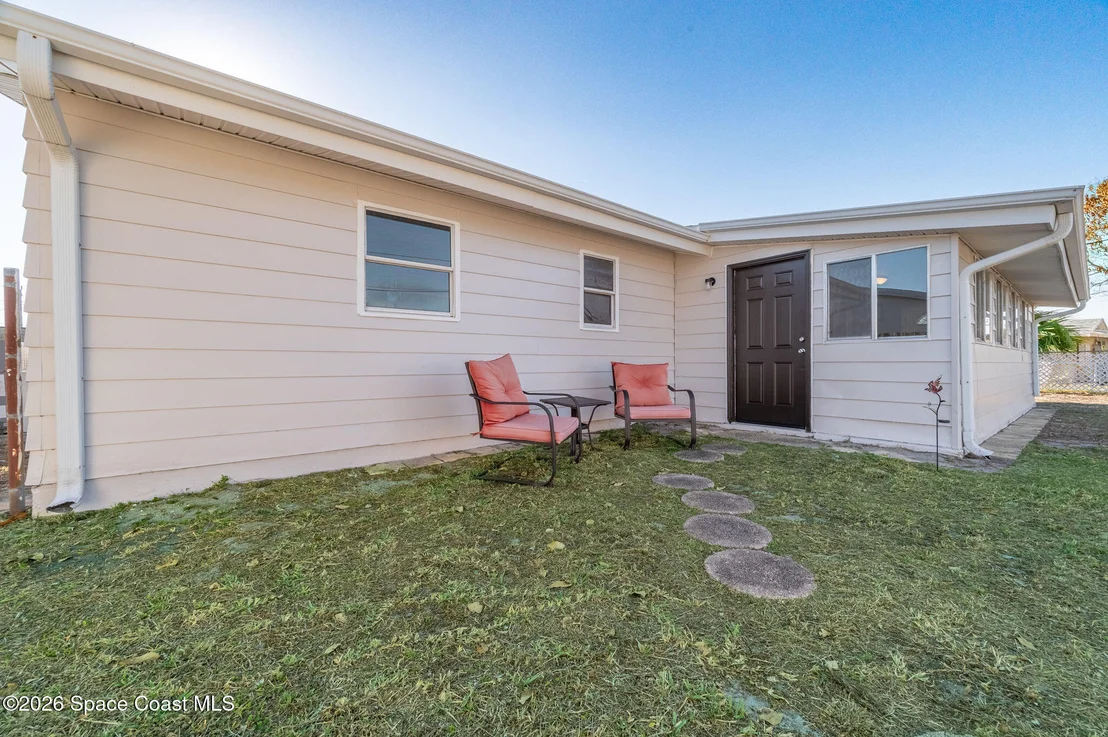 Photo of 995 Eyerly Lane NE
