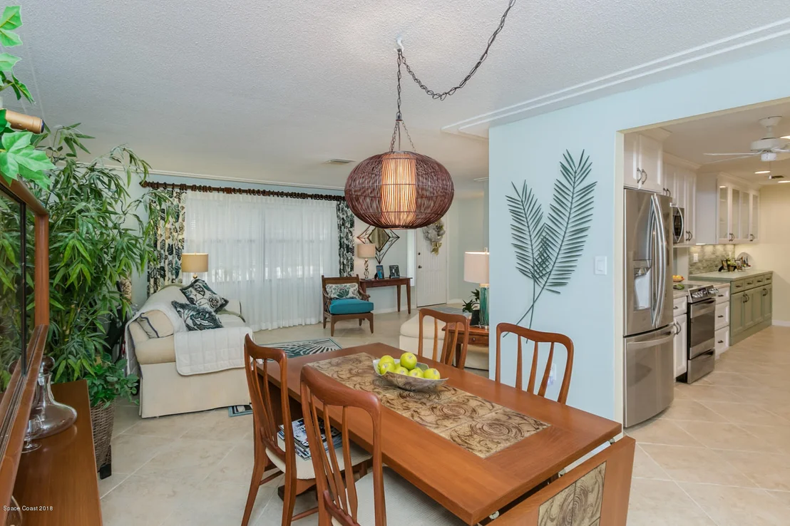 Photo of 449 Thrush Drive