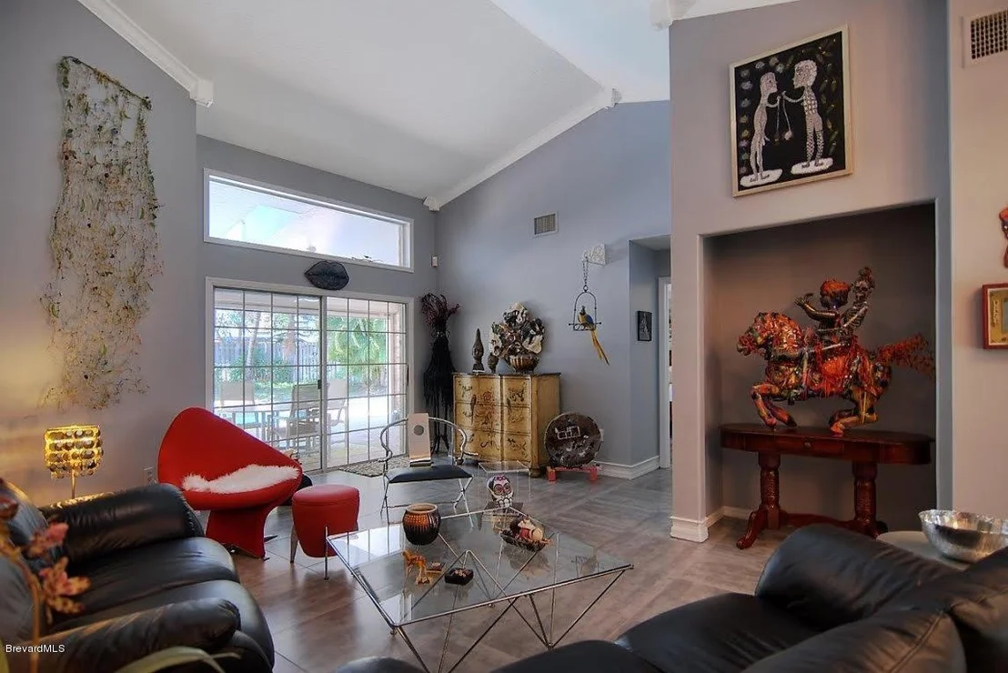 Photo of 574 Hummingbird Drive
