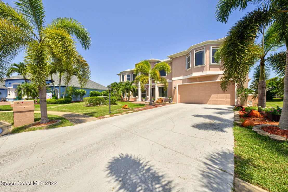 Photo of 334 Island Drive