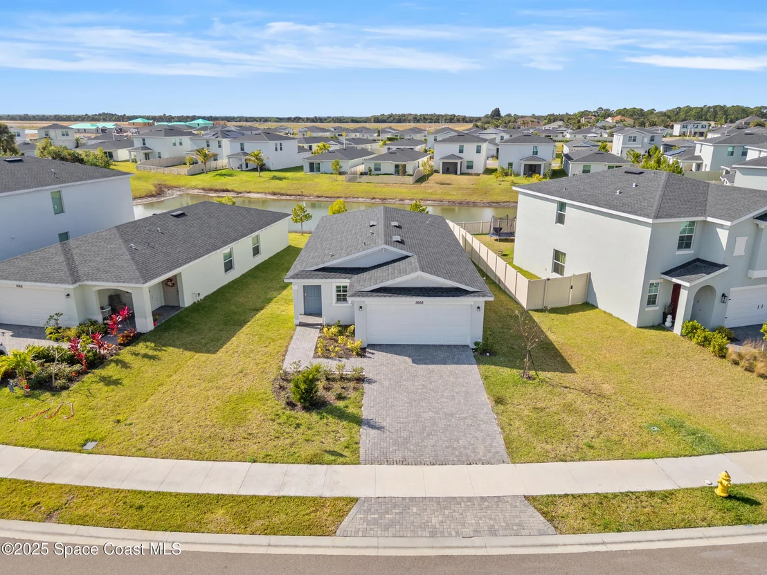 Photo of 1668 Colebrook Circle SW